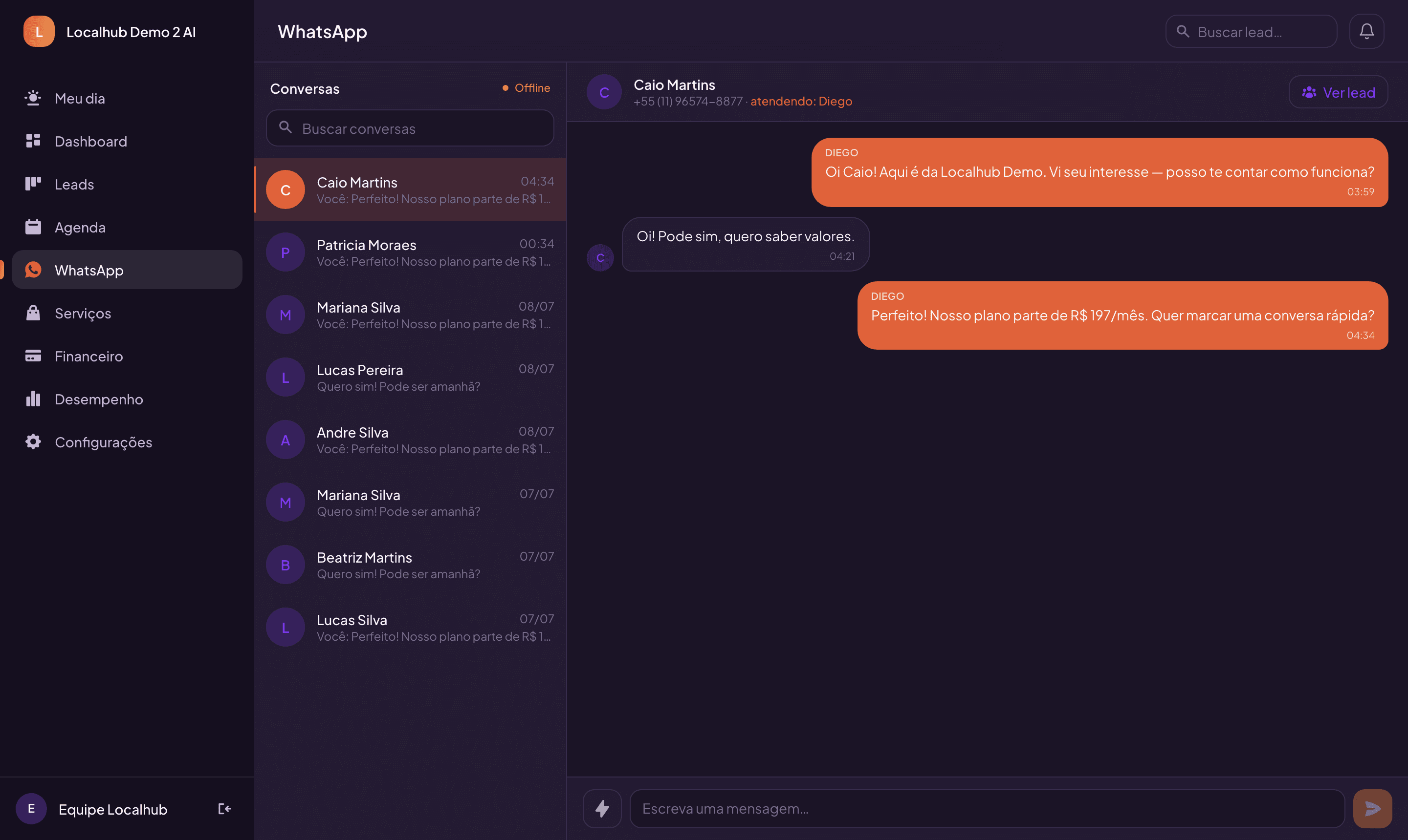 Caixa de entrada de WhatsApp do CRM Localhub com várias conversas e o vendedor que está atendendo visível